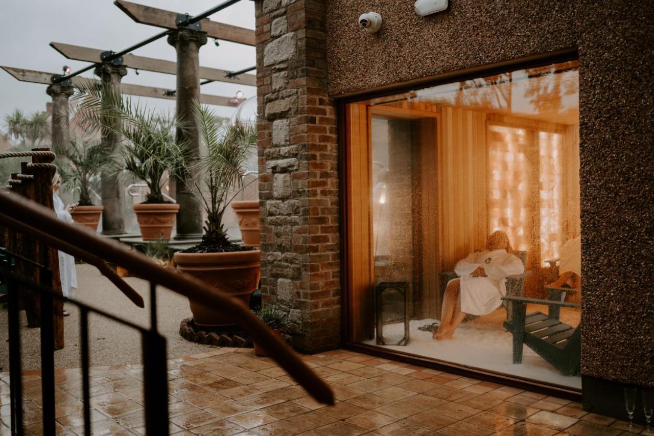 The Rabbit Hotel & Retreat Templepatrick Exterior foto